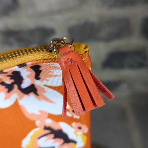 RACHEL Pally orange floral clutch NWOT Fold‎ Over Zip Top Tassel Faux Leather - Picture 6 of 11